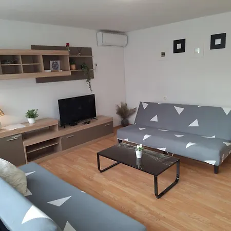 Banovac - Great Location & Free Parking شقة *