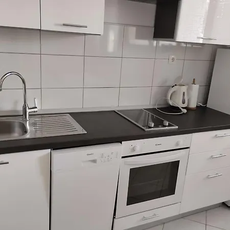 Banovac - Great Location & Free Parking شقة سبليت